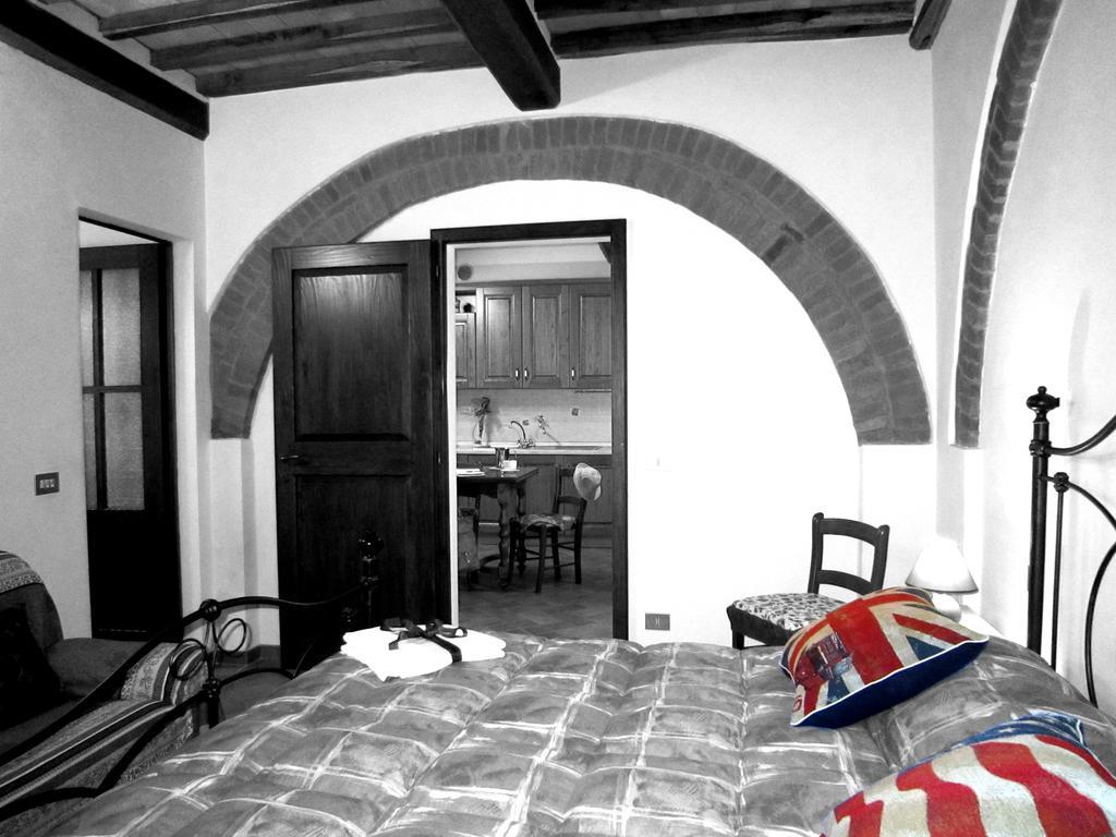 B&B Le Logge Di Sopra Asciano Exterior foto