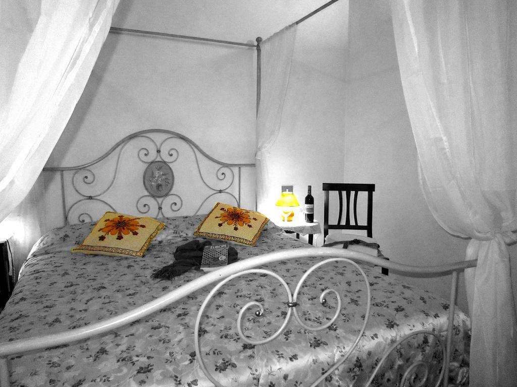 B&B Le Logge Di Sopra Asciano Exterior foto